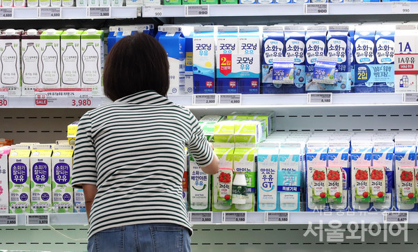 흰우유 덜 마셔도 실적은 개선... 유업계 새 먹거리는? - 뉴스 썸네일 이미지