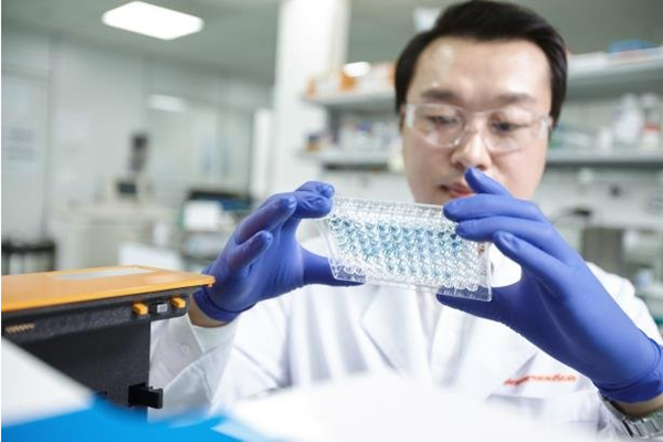 글로벌 빅테크 손잡는 K바이오... AI 협력 확대 - 뉴스 썸네일 이미지